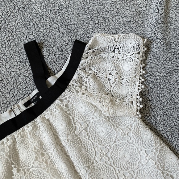 FOREVER21 Black and White Cropped Ruffled Blouse - Picture 13 of 16